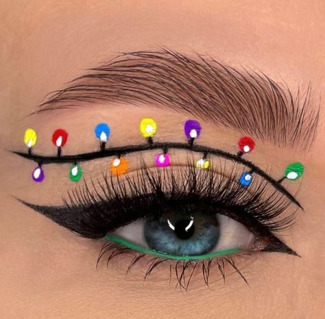 New Years Eyeliner Looks, Christmas Lights Eyeliner, Christmas Tree Eye Makeup, Christmas Lights Makeup Looks, Christmas Eye Shadow Looks, Christmas Light Eyeliner, Christmas Light Makeup, Grinch Inspired Makeup, Christmas Eye Looks