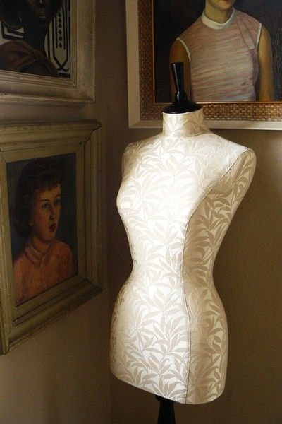 Classic Elegant Corset Laced Mannequin Fashion Mannequin Aesthetic, Dressform Decor, Wedding Dress Display, Mannequin Diy, Custom Dress Form, Sewing Dress Form, Elegant Corset, Antique Dress Form, Sewing Form