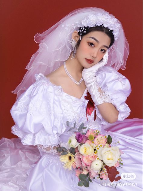 Japanese Wedding Dress Modern, Wedding Dresses 90s, Wedding Photos Vintage, Chinese Wedding Photos, Japanese Wedding Dress, Fluffy Wedding Dress, Japan Wedding, Japanese Wedding, Image Reference