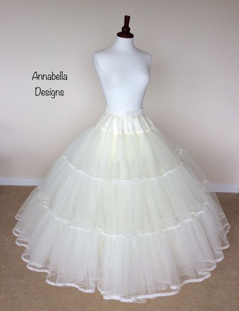 Tea Length Petticoat Diy, How To Make A Petticoat Tulle, Diy Petticoat, Circle Skirt Pattern, Sewing Wedding Dress, Diy Wedding Dress, Classic Style Outfits, Long Kurti Designs