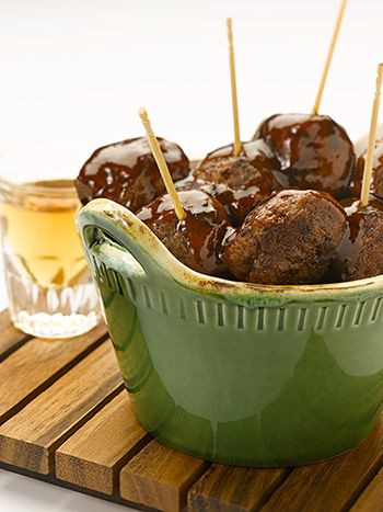 Drunken Meatballs - Deliciously Different Drunken Meatballs, Whiskey Sauce, Crock Pot Meatballs, Ground Italian Sausage, Quick Easy Dinner, Entertaining Recipes, Beef Dinner, Appetizer Dips, Sausage Recipes