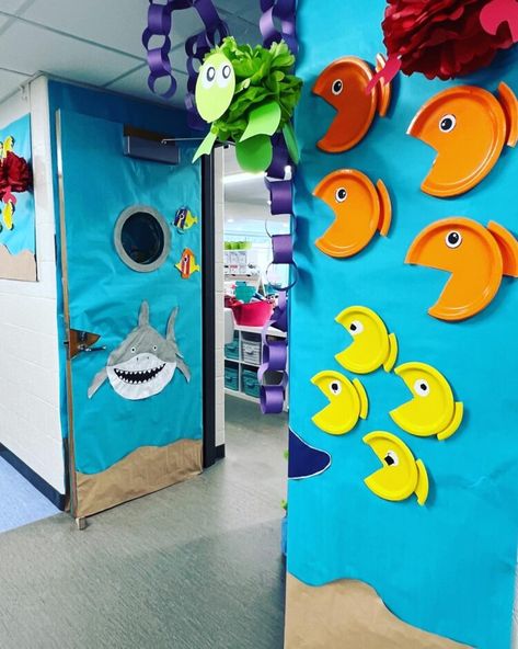 Summer Decoration For Kindergarten, Under The Sea Board Ideas, Under The Sea Room Theme, Ocean Themed Daycare Room, Aquarium Classroom Decorations, Ocean Theme Preschool Decorations, Ocean School Theme, Ocean Themed Hallway, Ocean Themed Bulletin Boards Preschool