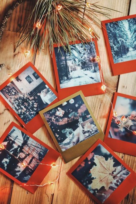 Polaroid Christmas Card, Instax Photoshoot, Christmas Polaroid, Photo Album Ideas, Christmas Live Wallpaper, Polaroid Cameras, Christmas Photo Album, Diy Gifts To Make, Instant Photography