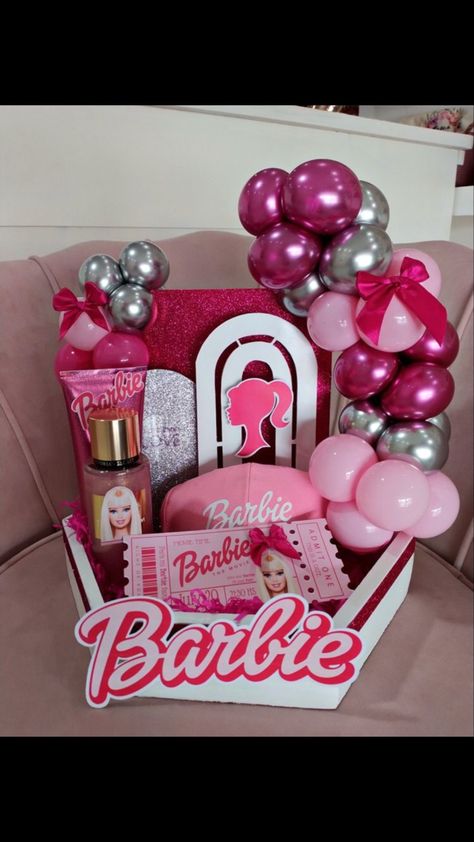 Barbie Hampers, Barbie Gift Box Ideas, Party Snack Box Ideas, Barbie Gift Ideas, Snack Box Ideas, Diy Gifts Videos, Barbie Theme Party, Appreciation Gifts Diy, Teacher Appreciation Gifts Diy