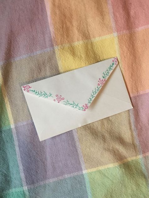 Mail Art Envelopes, Pretty Letters, Cute Envelopes, Aesthetic Letters, Pen Pal Letters, Envelope Art, Gift Inspo, Cute Letters, Letter Gifts