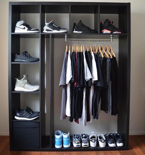 Armario Tony Sneakerhead Bedroom, Clothing Organization, Sneakerhead Room, Sneaker Displays, Mens Bedroom Decor, Hypebeast Room, Shoe Room, Boy Bedroom Design, Decor Studio