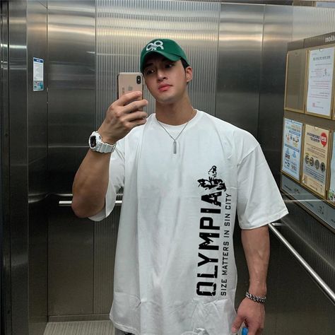 Smarter Shopping, Better Living! Aliexpress.com Oversized Shirt Men Outfits, Streetwear Fashion Tshirt, Oversized Tshirt Outfit Men, Outfit Herren, Oversized Shirt Men, Oversized Shirt Outfit, Outfit Oversize, Bodybuilding T Shirts, Shirt Outfit Men