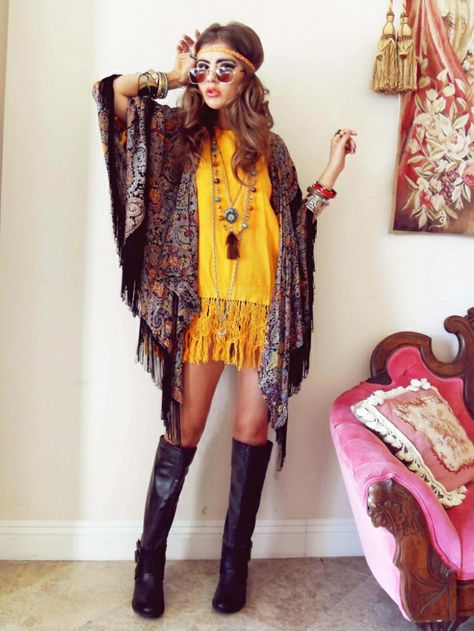 Hippie Carnaval, Hippie Costume Diy, Hippie Style 70s, Vetement Hippie Chic, Hippie Boho Outfits, Hippy Costume, Hippie Costume Halloween, Looks Hippie, Look Hippie Chic