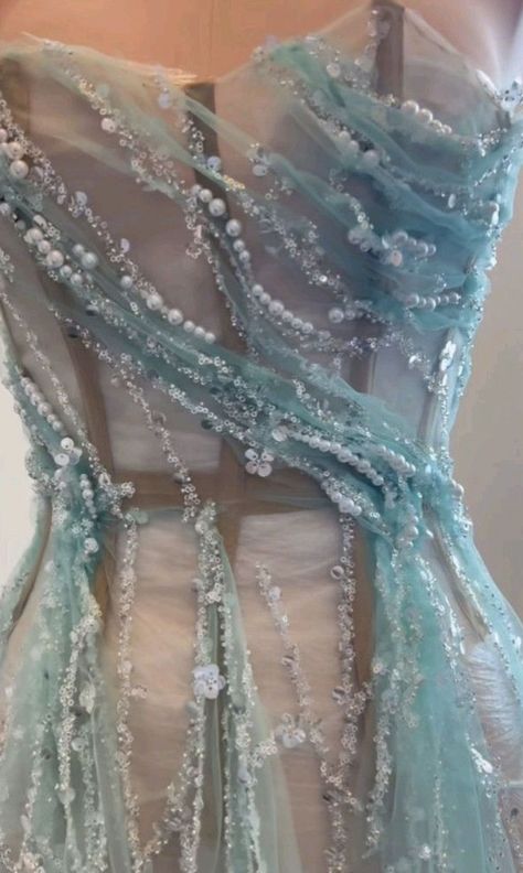 sheer dress / organic shapes Siren Costume, Ocean Dress, Diy Moss, Look Boho Chic, Sea Dress, Mermaid Aesthetic, Theme Dress, Mermaid Inspired, Gowns Prom