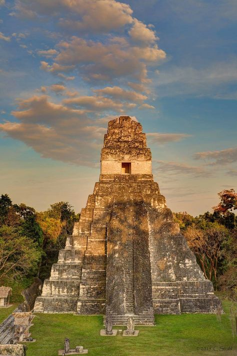 Tikal Guatemala Tattoo, Guatemala Aesthetic, Guatemala City Aesthetic, Guatemala Landscape, Guatemala Volcano, Guatemala Nature, Guatemala Scenery, Tikal Guatemala, Guatemala Travel