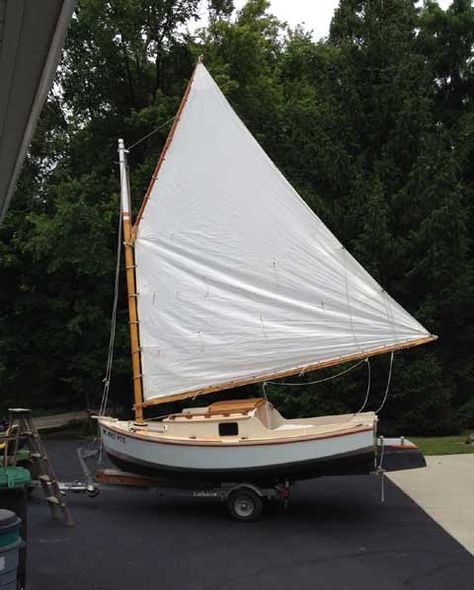 Small Sailboats For Sale, Used Sailboats For Sale, Used Sailboats, Classic Sailboat, Model Boat Plans, Small Yachts, Sailboats For Sale, Cruiser Boat, Small Sailboats