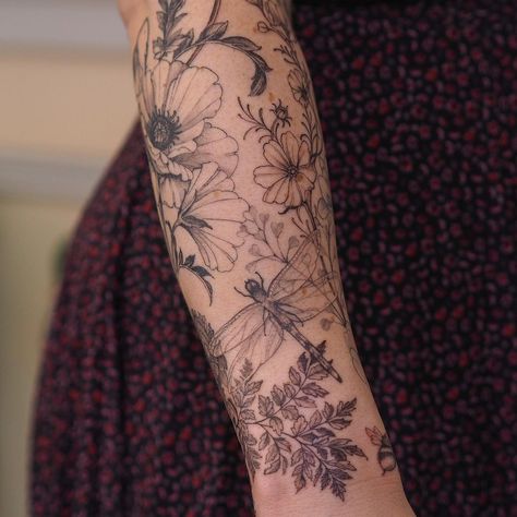 Melanie 🌸 | Progress on @santastic_cosplay's sleeve 🌿 super excited about this project 💖🌸 partly healed already! #botanical #botanicalsleeve #flowers… | Instagram Garden Half Sleeve Tattoos For Women, Mandala Wildflower Tattoo, Nature Upper Arm Tattoo, Graden Sleeve Tattoo, Filler Nature Tattoos, Flower Patchwork Sleeve Tattoo, Vine With Flowers Tattoo Sleeve, Garden Half Sleeve Tattoo, Botanical Garden Tattoo Sleeve