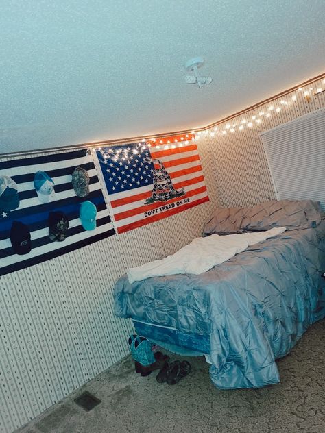 Aesthetic Flags For Room, Flags On Ceiling Bedroom, Room Inspo Country, Flags In Bedroom, Country Room Ideas, Country Girl Rooms, Emma Gonzalez, Country Room, Cowgirl Bedroom