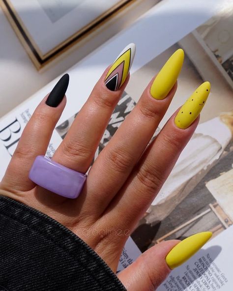 Nail Art Matte, Rasta Nails, Blue Matte Nails, Neon Yellow Nails, Aztec Nails, Bright Nail Designs, Neon Nail Designs, Matte Nail Art, Yellow Nails Design