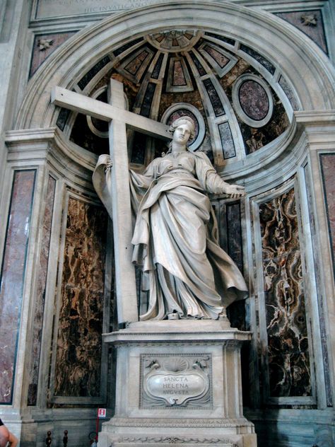 Legend attributes the discovery of the True Cross to St. Helena, the mother of the emperor Constantine, who travelled to the Holy Land in search of relics of the Savior. She found the True Cross on… St Veronica, Imperiul Roman, Santa Helena, Constantine The Great, Eastern Orthodox Church, St Peters Basilica, St Pierre, Roman Emperor, St Helens