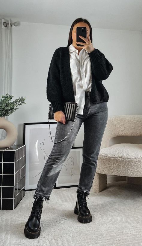 Jean Gris Outfit, Gray Jeans Outfit Winter, Outfit Jean Gris, Black Mom Jeans Outfit, Jeans Gris, Grey Jeans Outfit, Mom Jeans Outfit Winter, Winter Mode Outfits, Look Jean