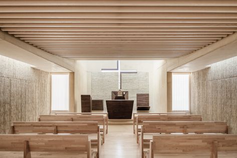 Gallery of Roser Chapel / ERITHACUS arquitectos - 11 Church Design Architecture, Church Building Design, Church Interior Design, Church Inspiration, Modern Church, Sacred Architecture, Church Interior, Religious Architecture, Church Architecture