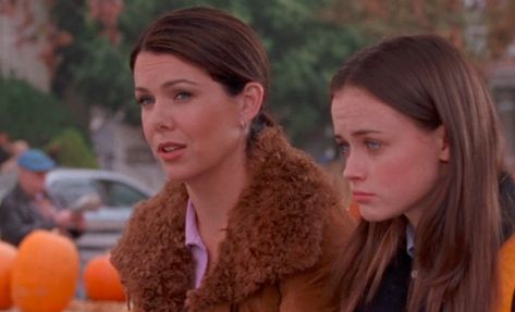 Quotes For Fall, Gilmore Girls Fall Episodes List, Fall Gilmore, Rory Gilmore And Paris Geller, Gilmore Girls Screencaps, Rory Gilmore Behind The Scenes, Lorelai And Rory, Gilmore Girls Episodes, Gilmore Girls Autumn Episodes