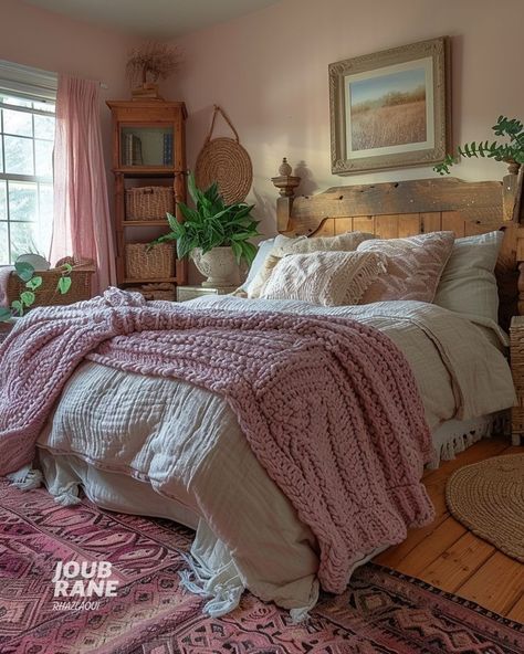 Pink Dream Bedroom, Light Pink Bedrooms, Blush Pink Bedroom, Feminine Home, Rose Bedroom, Brown Rooms, Cosy Room, Bedroom Remodel, Warm Lighting