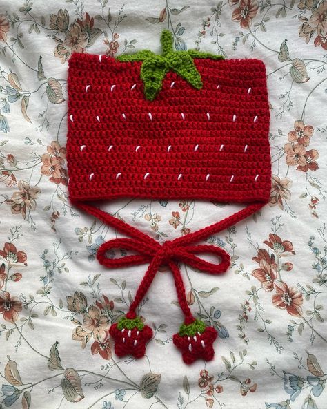 custom crochet strawberry hat 🍓 I love those little strawberry stars omg [ crochet, strawberry hat, diy, small business, kitty beanie, crochet cat beanie ] Kitty Beanie Crochet, Crochet Strawberry Hat, Diy Small Business, Crochet Cat Beanie, Kitty Beanie, Star Beanie, Strawberry Hat, Hat Diy, Crochet Star