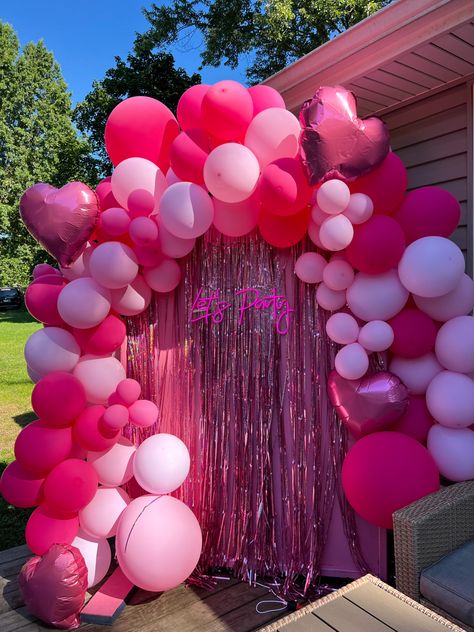 Hot Pink 18th Birthday Party, Pink Birthday Balloon Arch, Hot Pink Theme Party, Barbie Pink Birthday Party, 13 Shades Of Pink Party Ideas, Hot Pink Theme Birthday Party, Pink Balloons Arch, All Pink Birthday Party Ideas, All Pink Party Decoration