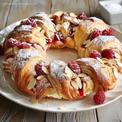 Discover the recipe for Raspberry Cream Cheese Crescent Ring, a dessert with a creamy filling and tart raspberries wrapped in flaky pastry. Raspberry Crescent Ring, Pastry Ring, Watermelon Jam, Cinnamon Cupcakes, Raspberry Cream Cheese, French Toast Muffins, Apple Donuts, Chef Gordon, Crescent Ring