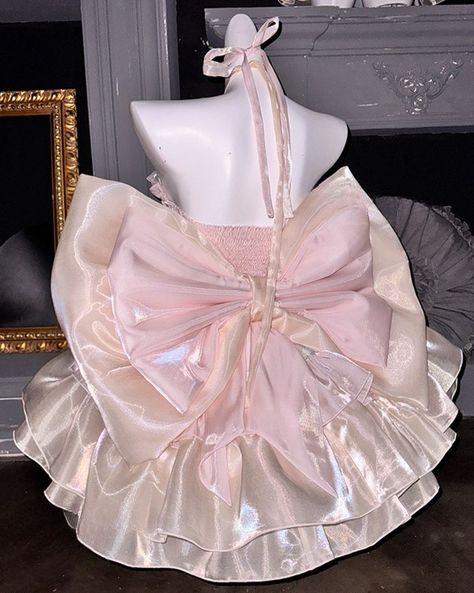 🎀 Cute balletcore puff dress, perfect for parties! 🎀 Available in 5 colors – shop now at Devilinspired: https://www.devilinspired.com/poshepose-(balletcore-corset-puff-dresses) Price: $74.75! 💖 Pink Bow Dresses, Pink Dress Elegant, Pink Dress Bow, Bows Fashion, Birthday Outfit Pink, Bow Decorations, Kawaii Outfit Ideas, Pink And Blue Dress, Puffy Dresses