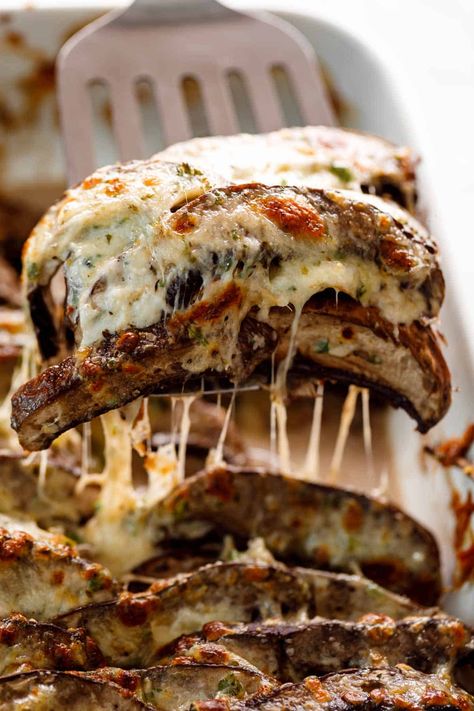 Mushrooms With Cheese, Mushroom Side Dishes, Portabella Mushroom, Portobello Mushroom Recipes, Portabella Mushrooms, Mushroom Recipes Healthy, Garlic Cream Sauce, Stuffed Portabella Mushrooms, Ras El Hanout