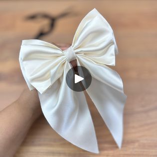 Using Sewing Machine, Fabric Bow Tutorial, Easy Hair Bows, Best Bow, Bow Tutorial, Ribbon Work, Fabric Bows, Large Bow, Diy Hair Bows