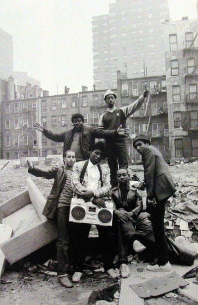 "The South Bronx!! The South SOUTH BRONX!" Jamel Shabazz, Look Hip Hop, Cultura Hip Hop, 80s Hip Hop, Looks Hip Hop, Real Hip Hop, Hip Hop Art, 90s Hip Hop, Lower East Side