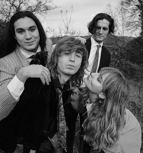 Maneskin Black And White, Pfp Black And White, Pfp Black, White Photos, White And Black, Black And White, Fan, White, Quick Saves