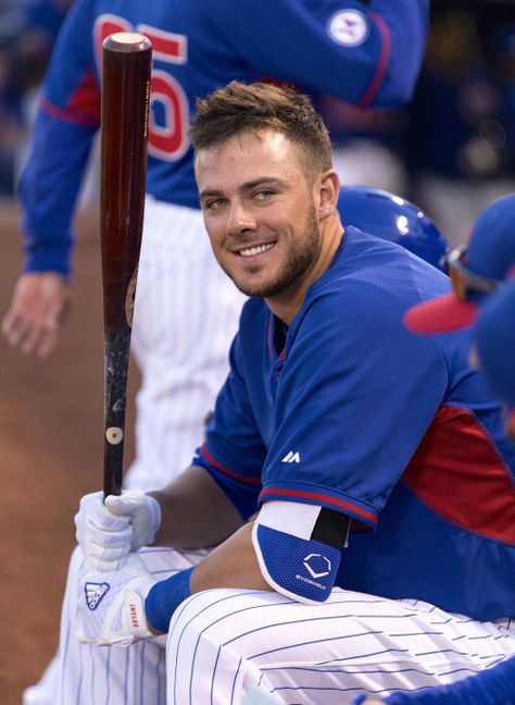 Kris Bryant... I need to start a Kris Bryant board. Chris Bryant Haircut, Kris Bryant Haircut, Hot Baseball Players, Baseball Videos, Cubs Win, Go Cubs Go, Kris Bryant, Baseball Guys, Chicago Cubs Baseball