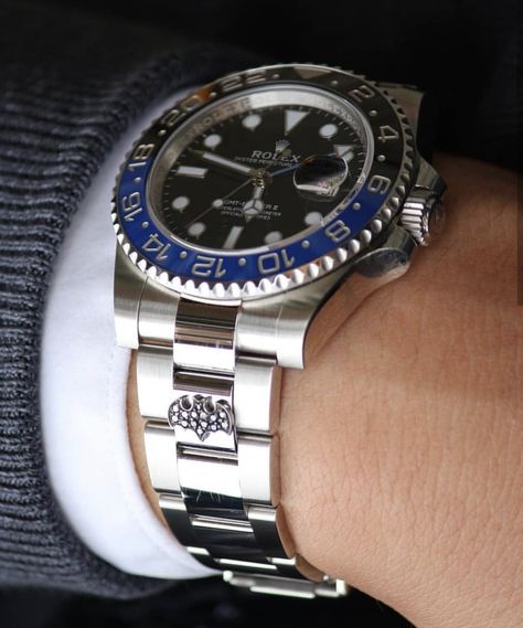 Rolex GMT "Batman" Rolex Gmt Batman, Gmt Batman, Stylish Watches Men, Rolex Gmt Master Ii, Rolex Air King, Vintage Rolex, Stylish Watches, Rolex Gmt, Big Blue