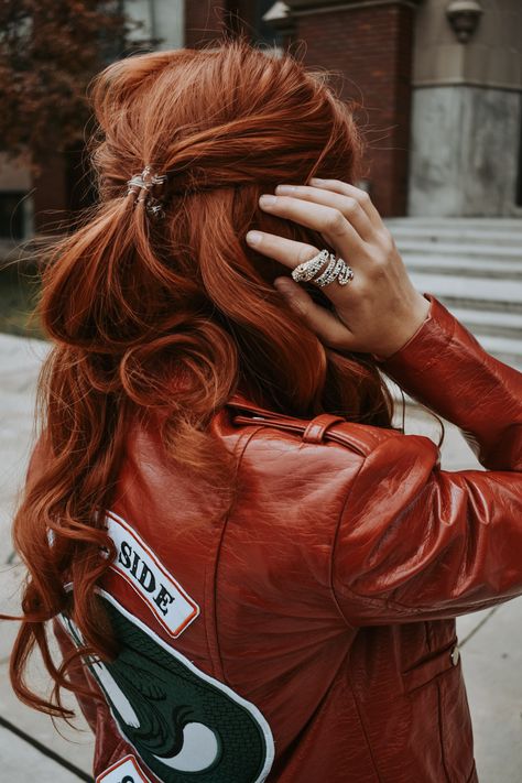 cheryl blossom riverdale halloween costume - words are for writers Riverdale Cheryl Aesthetic, Cheryl Riverdale, Riverdale Halloween Costumes, Cheryl Blossom Aesthetic, Blossom Aesthetic, Woman With Red Hair, Riverdale Cheryl, Cheryl Blossom Riverdale, Riverdale Aesthetic