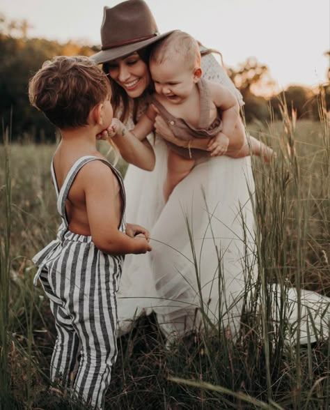 Jesse Salter Photography, Mom And Me Photos, Motherhood Photos, Mother Baby Photography, Mommy And Me Photo Shoot, Mother Daughter Photos, Toddler Photoshoot, Sunflower Photography, Family Photoshoot Poses