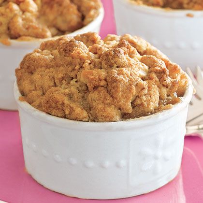 Individual Apple Crisp Recipe, Apple Crisps Recipe, Ramekin Desserts, Ramekin Dessert, Ramekin Recipes, Ramekin Recipe, Desserts Nutella, Crisps Recipe, Apple Crisps