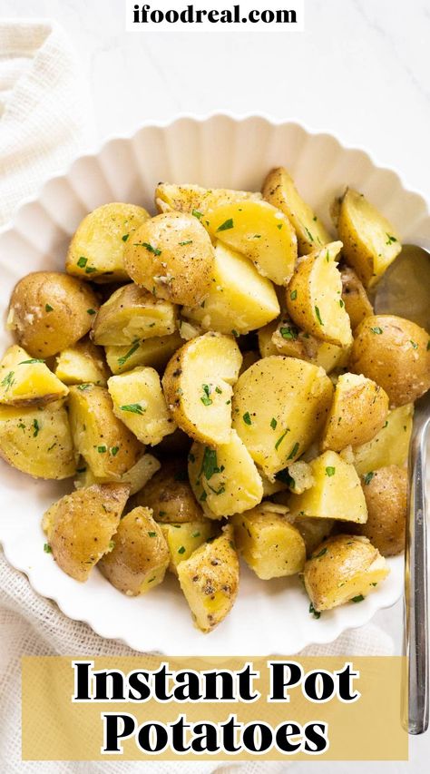 Tender Instant Pot Potatoes are easy to make using any kind of potato and seasoned any way you like. A quick, simple side dish everyone loves! Instant Pot Garlic Potatoes, Instant Pot Roasted Potatoes, Instant Pot Potatoes, Quick Potato Recipes, Potatoes Instant Pot, Creamer Potatoes, Steamed Potatoes, Greek Potatoes, Mini Potatoes