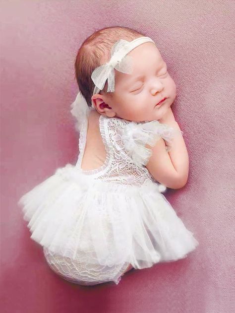 Lace Romper Outfit, Lace Romper Baby, Newborn Photography Outfit, Gonna In Tulle, Newborn Photo Outfits, White Lace Romper, Pearl And Lace, Clothing Photography