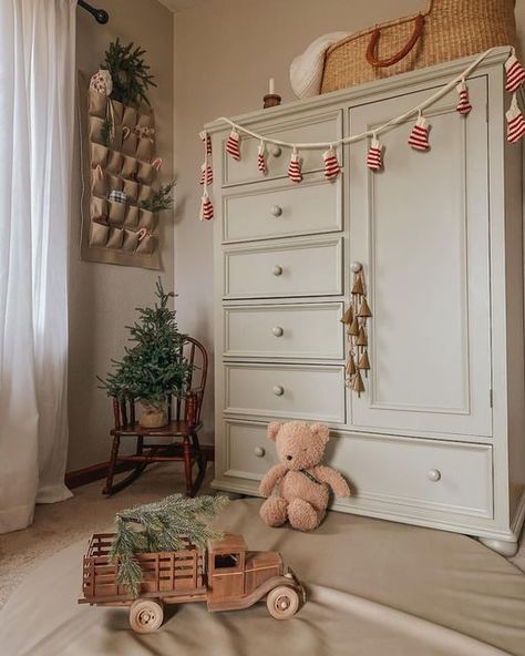 Mini Christmas Tree Kids Room, Cottage Style Christmas Tree, Baby Room Christmas Decor, Kids Playroom Christmas Decor, Christmas Kids Room Decor, Toddler Room Christmas Decor, Christmas Decor For Kids Room, Christmas Kids Bedroom, Kids Christmas Room Decor