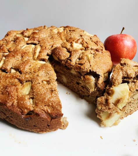 Paleo Baked Apples Dessert, Healthy Apple Loaf Cake, Fall Apple Desserts Healthy, Apple Cake Recipe Healthy, Healthy Apple Cake Recipes Greek Yogurt, Healthy Apple Cake Recipes, Apple Cake Healthy, Paleo Apple Recipes, Paleo Apple Cake