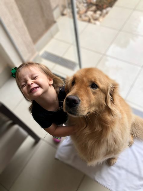 Golden Retriever Family Dog, Golden Retriever With Baby, Golden Retriever Family, Golden Retriever Baby, Elderly Dogs, Dogs And Babies, Puppies And Kitties, Dogs And Kids, Enjoying Life