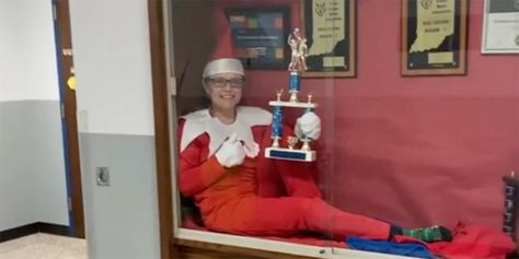 Principal Dresses Like 'Elf on The Shelf' Elf Day At School, Elf Toy, Assistant Principal, School Principal, The Elf On The Shelf, Elf On Shelf, An Elf, Christmas Plush, Red Fire