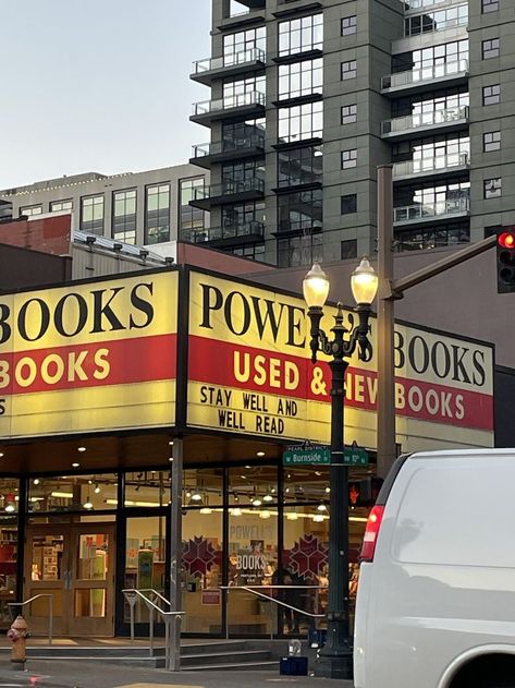 Powell's bookstore located in the Pearl District in Portland, Oregon. Powells Bookstore Portland, Powells Bookstore, Oregon Aesthetic, Pearl District Portland, Downtown Portland Oregon, Oregon Girl, Powells Books, Oregon Life, Oregon Living