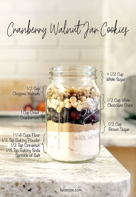 Cranberry Walnut Jar Cookies - Easy, Simple Recipe & DIY - Homemade Mix in a Mason Jar Mason Jar Cookie Mix Recipe, Cranberry Walnut Cookies, Mason Jar Baking, Mason Jar Cookie Recipes, Mason Jar Gifts Recipes, Mason Jar Mixes, Mason Jar Cookies Mix, Bread Gift, Cookies In A Jar