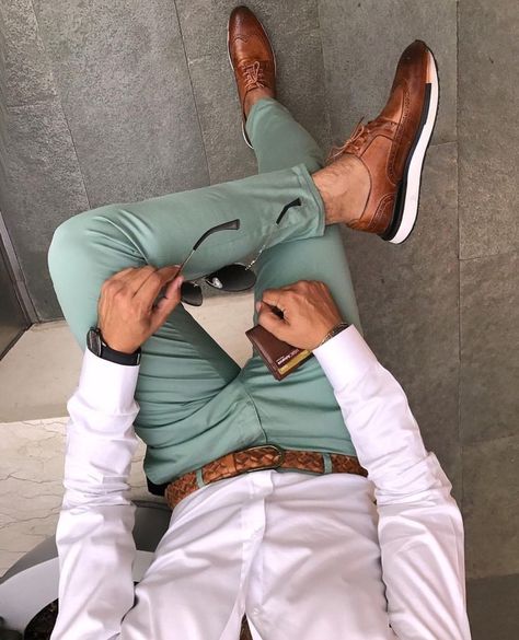 Formal Men Outfit, Men Fashion Casual Shirts, Formal Mens Fashion, Neue Outfits, Fashion Suits, Brown Shoes, Mens Fashion Casual Outfits, Stylish Mens Outfits, Mens Formal