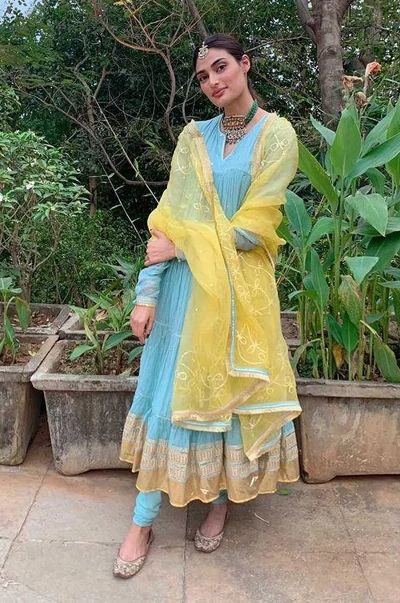 Athiya Shetty Traditional, Athiya Shetty Outfit, Athiya Shetty Indian Wear, Ap Designs, Mint Green Anarkali, Gathered Anarkali, Angrakha Style Anarkali, Bandhani Suit, Green Anarkali