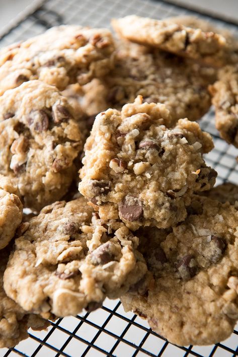 High Altitude Cowboy Cookie Recipe - Mountain Mama Cooks High Altitude Cookies Recipes, High Altitude Oatmeal Cookies, High Altitude Cookies, Cookie Recipes High Altitude, Cosmic Cookies, Baking Friends, Cowboy Cookie, Cowboy Cookie Recipe, Oatmeal How To Make