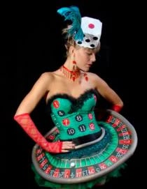 #Casino #Fashion - #Roulette inspired dress - perfect for a Casino Dress-up Las Vegas Costumes, Vegas Costume, Las Vegas Halloween, Vegas Theme Party, Casino Costumes, Vegas Showgirl, Themed Halloween Costumes, Las Vegas Party, Vegas Theme