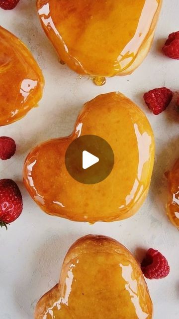 Jolene Kesler on Instagram: "These Creme Brulee Doughnuts are a showstopper. Soft, pillowy doughnuts are stuffed with a homemade creamy vanilla pastry cream, then topped with a crunchy caramel topping. If you want a treat to impress, this is the one to make! Find the full recipe on my blog, simplecookingwithpep.com. At the top of the page, you will see a search box. Type into the search box, Creme Brulee Doughnuts. Below are a few tips. I like to use my handy dandy oven trick to make these rise faster. They take 1 hour and 15 minutes to rise if you use the warm oven trick. Simply turn the oven on until it reaches 100F. Once it reaches this temperature, turn the oven off. Place your dough, covered, in the warm oven and allow to rise. I do this for both the first and second rise. You can ce Creme Brulee Donut Recipe, Crunchy Caramel, Valentine Sweets, Vanilla Pastry Cream, Winter Board, Caramel Topping, Pastry Cream, Handy Dandy, Sweet Delights