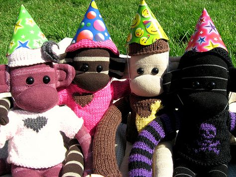 it's a sock bday party Sock Monkeys Diy, Guitar Songs For Beginners, Sock Monkeys, Basket Gift, Sock Animals, Blue Carpet, Sock Monkey, Birthday List, Party Entertainment